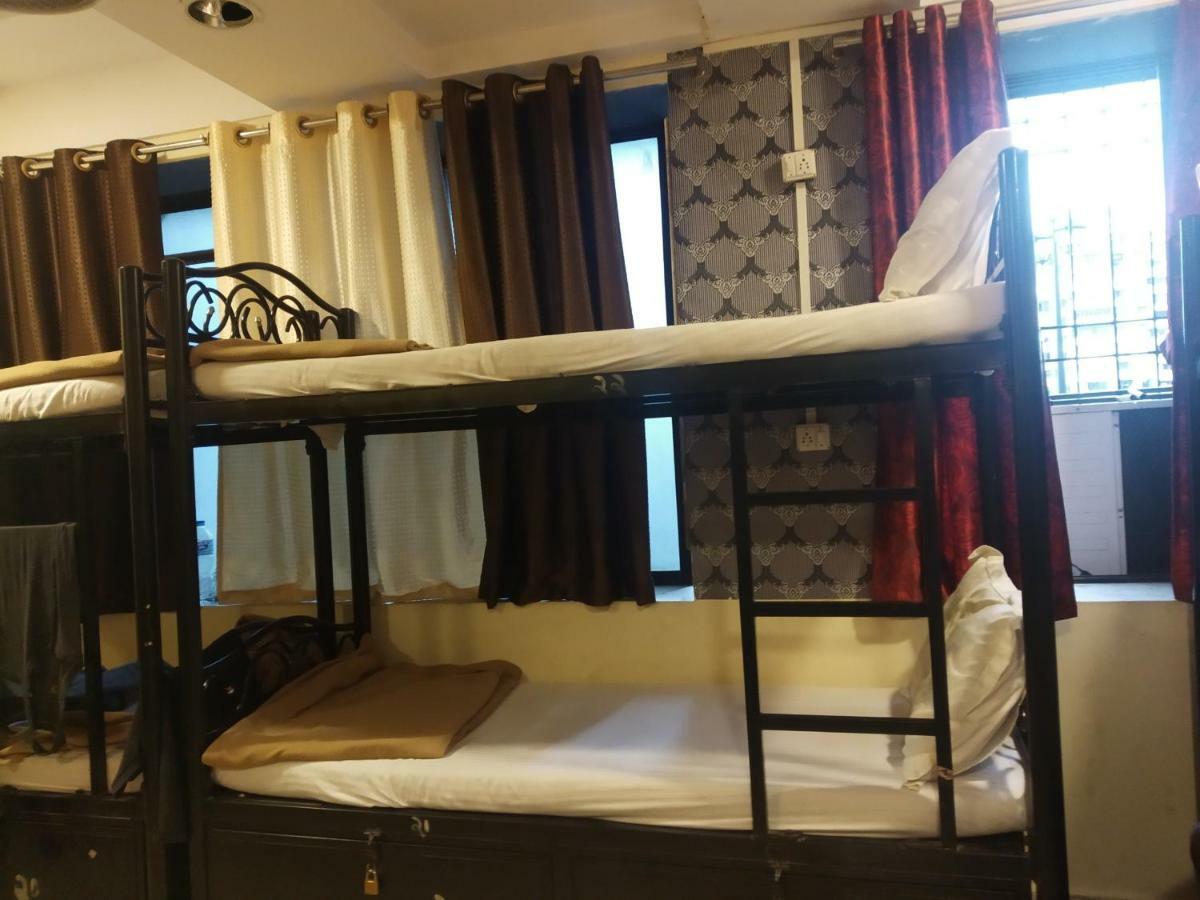 Bandra Dormitory Only For Indian Male - Mumbai, Mumbai